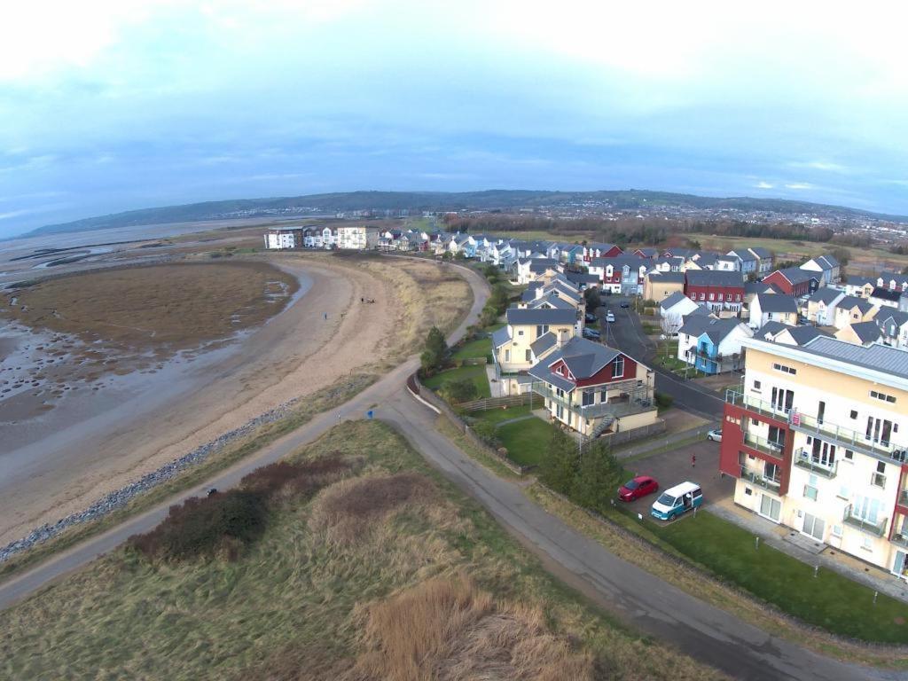 Coastal Apartment With Beach On Your Doorstep! Llanelli Exterior photo