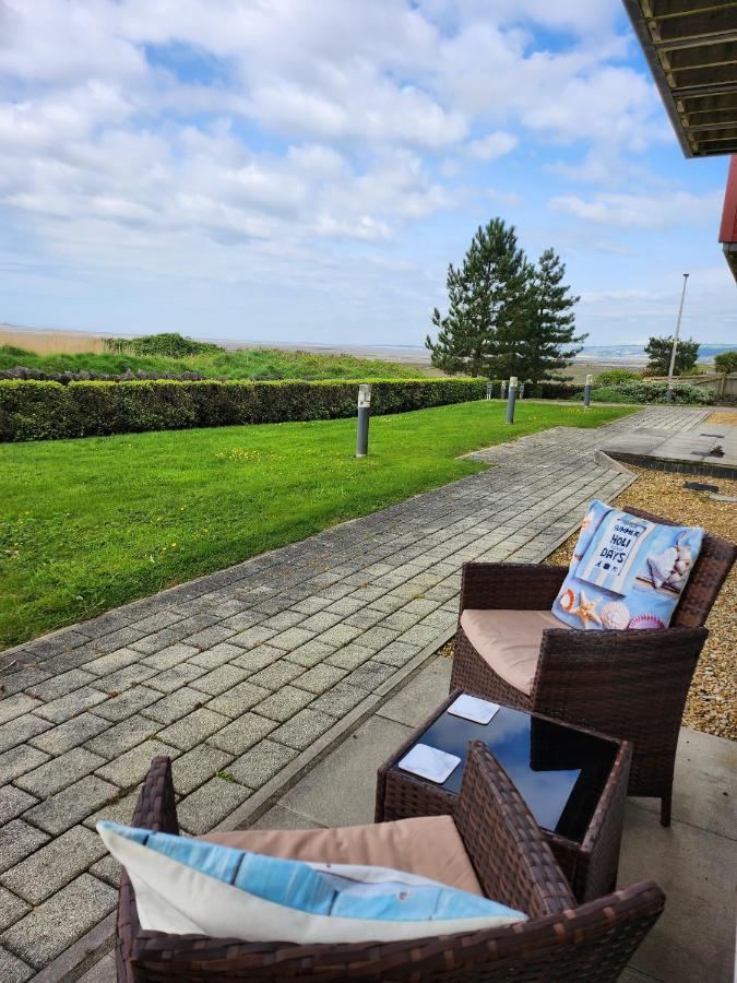 Coastal Apartment With Beach On Your Doorstep! Llanelli Exterior photo
